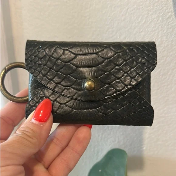 Black Textured Leather Wallet with Flap Closure - Picture 6 of 7